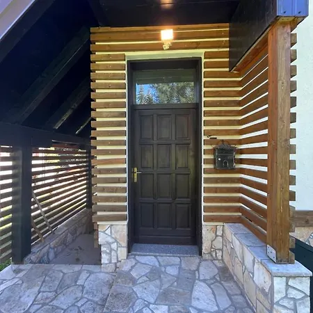 Mountain House 1984 Tatil Evi